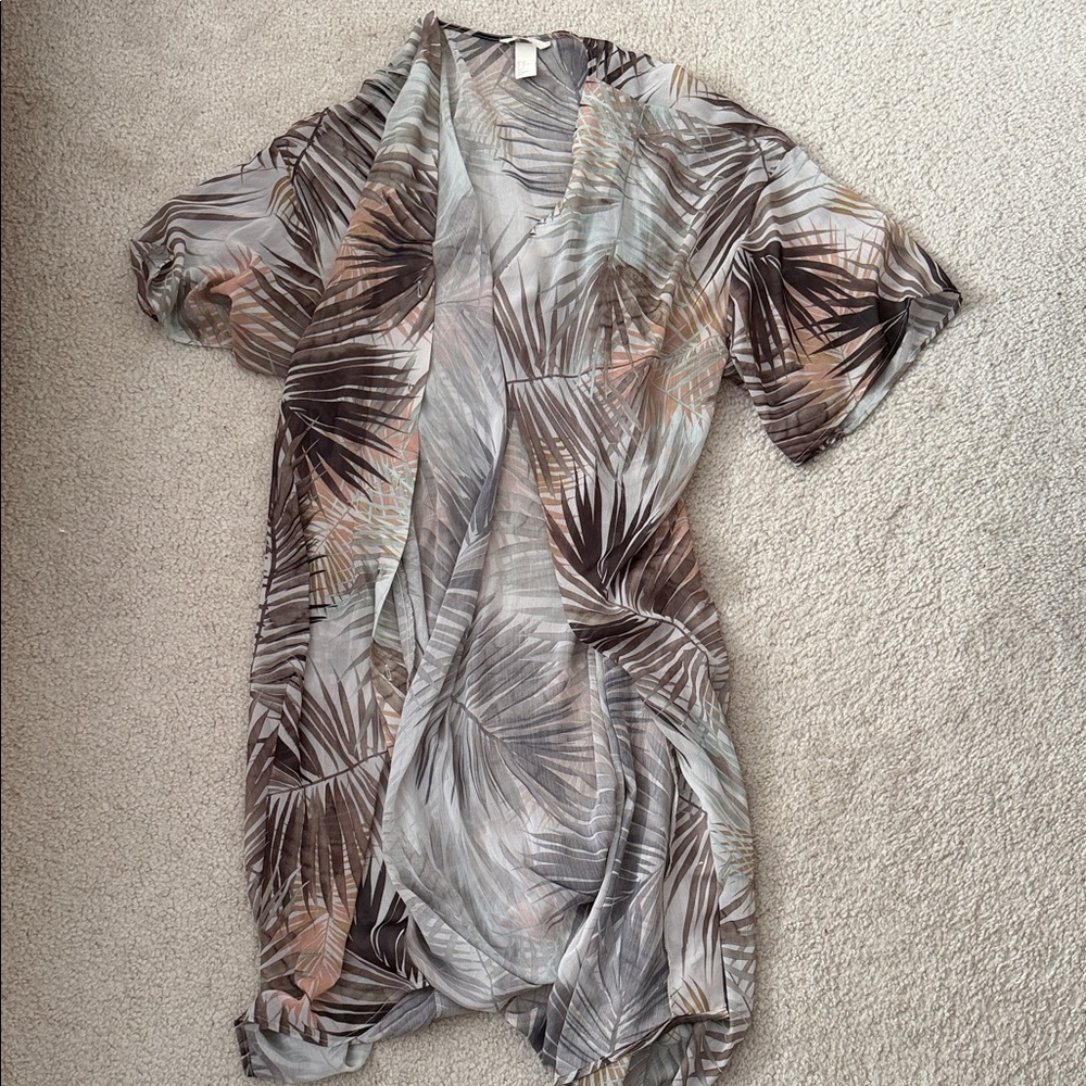 H&M Palm-Print Sheer Kimono in Gray and Tan